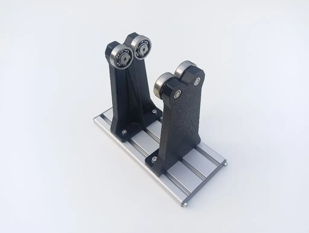 Test balancing bench for crankshafts and rotating masses